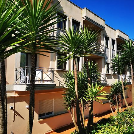 Duerming Montalvo Playa Hotel Bagian luar foto