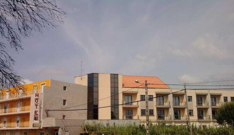 Duerming Montalvo Playa Hotel Bagian luar foto