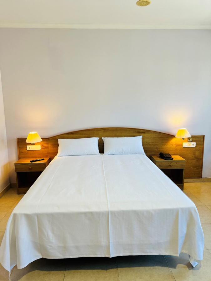 Duerming Montalvo Playa Hotel Bagian luar foto
