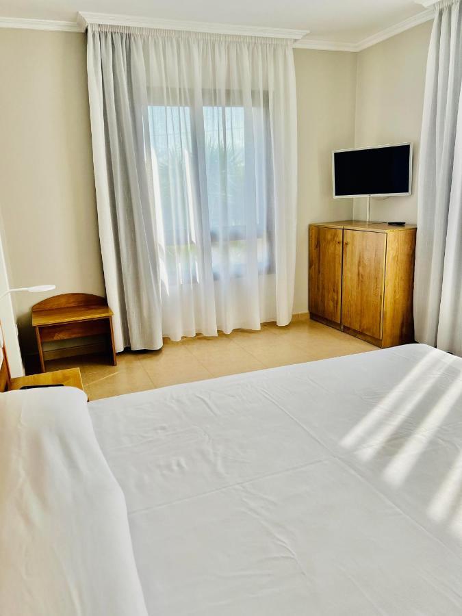 Duerming Montalvo Playa Hotel Bagian luar foto